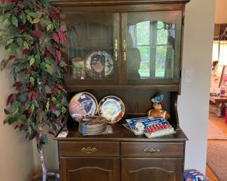 Wayne Gretzky's Hockey Game NHL Player Pack, Star Trek Plates, Vintage China Cabinet, Wheaties Pistons Cereal