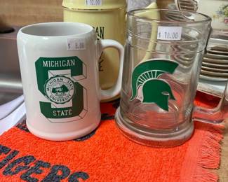 Michigan State VTG Mugs