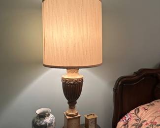 Vintage Hollywood regency style lamps 