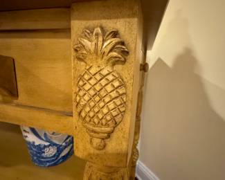 Kitchen island pineapple detail