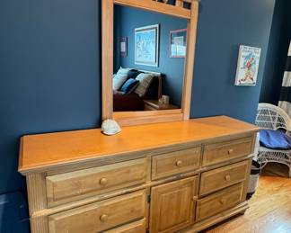 Queen bedroom set dresser and mirror