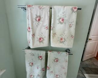 Floral hand towels