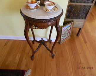 antique side table w/marble top