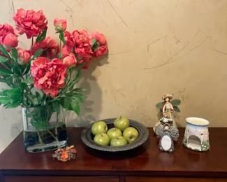 Silver Plated Bowl With Apples, Daisy Yankee Candle Holder Girl Statue, Vase With Large Flowers