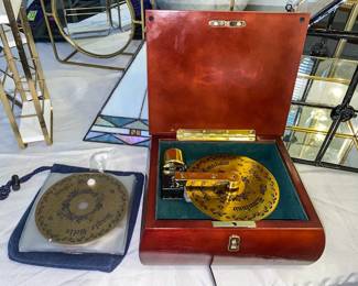 Mr. Christmas Symphonium Music Box w/ 10 music discs