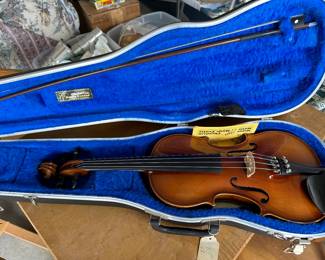  Lewis Sized 4/4 Violin. Germany, Very Good Condition, W/ Case & Bow 