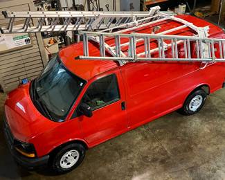 2007 Chevy 2500 express van with ladder rack and tool shelves