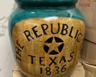 Republic of Texas Lg Planter Pottery, Turquoise