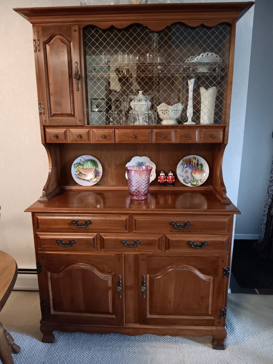 Estate Sale with Furniture, L.E. Smith glass,... starts on 5/2/2024
