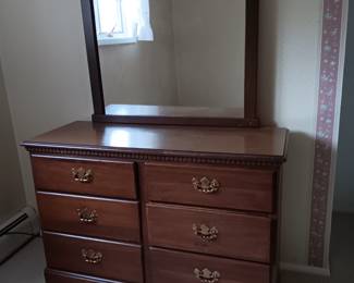 6-drawer bedroom dresser with mirror
