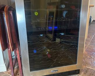 Magic Chef Wine Refrigerator
