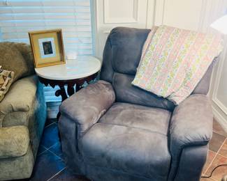 recliner sold in this picture.