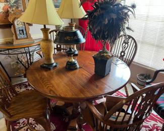 solid oak dining/kitchen table with four chairs 