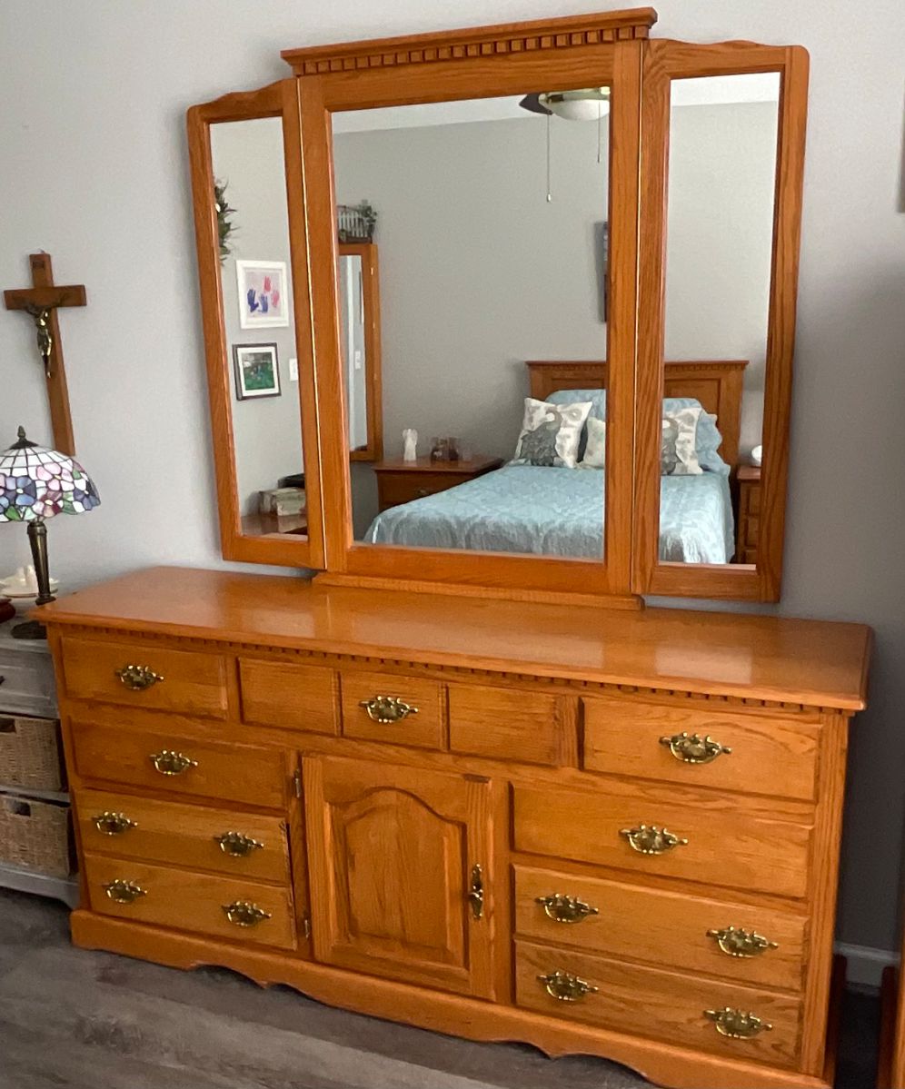 Riverhead NY Golf Clubs, Area Rugs, China,... starts on 4/17/2024