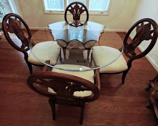 FABULOUS GLASS TOP TABEL & CHAIRS