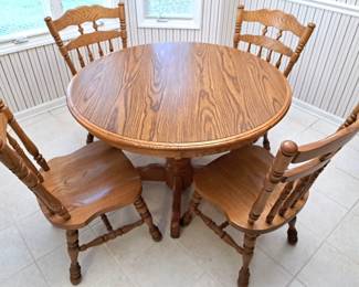 TABEL & CHAIRS LOT