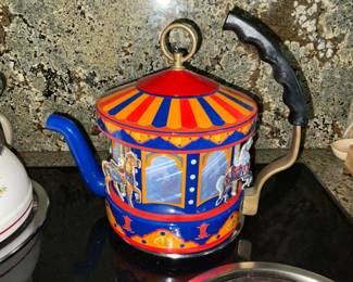 carosel teapot