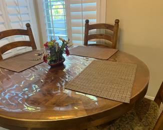 Wood round table & 4 chairs