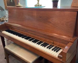 Beautiful Baldwin Hamilton Upright  Piano, quality, made inUSA