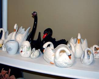Small Swan Planter Collection
