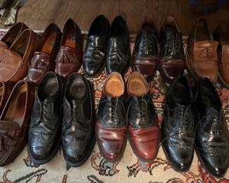 Men’s shoes size 9-1/2 mostly 