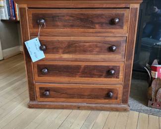 4 drawer chest/cabinet, front view, drawers closed