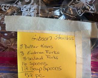 #219	Gibson Stainless 52 pcs	 $45.00 
