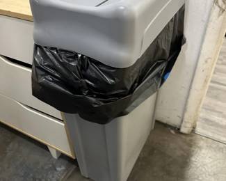 trash can 