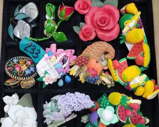 costume fashion jewelry beading pins necklace earrings broaches shell designer 