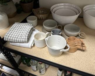 kitchen bowls and towels and decor