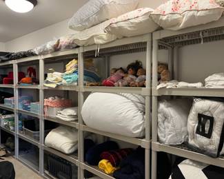 Bedding, including 3 inflatable mattresses