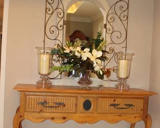 Beautiful Foyer Table or Sofa Table, Vases, Floral