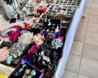 More and more jewelry 