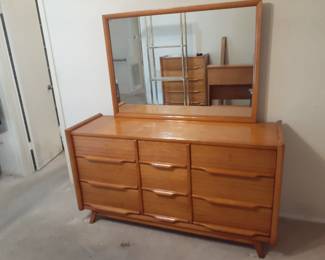 1950s MCM Woman's Dresser with Mirror manufactured by FS Harmon Mfg. Co. of Tacoma, Washington.