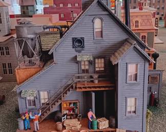 Large selection of model railroad structures and accessories...