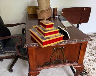 Perfectly sized desk