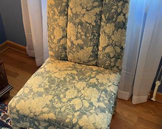 Accent chair (1 of 3)