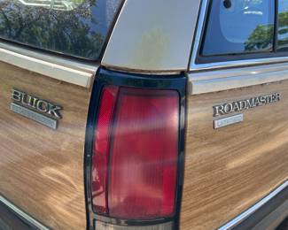 1996 Buick Roadmaster Estate Wagon (Limited)