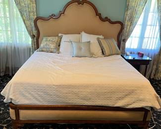 Henredon Castellina Collection Upholstered King Bed