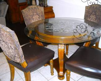 Round breakfast table with 6 upholstered chairs
