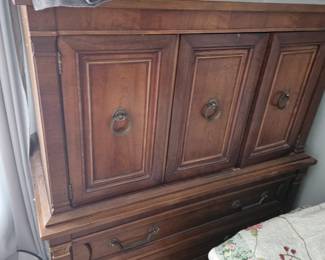 Thomasville solid oak dresser