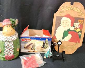 Assorted Holiday Decor Items 