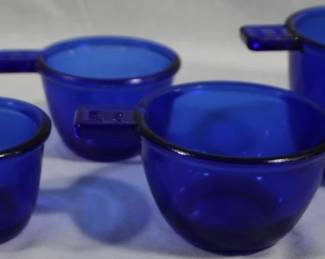 7206 - 4pc Blue Glass Mixing Cups

