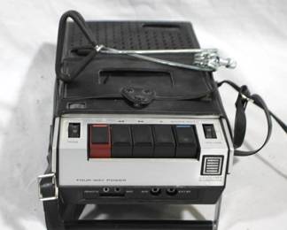 7626 - Superscope Cassette Player/ Recorder You are buying a used as-is electric/electronic item. We do not guarantee all components are present and if it's not expressly stated, it is untested.
