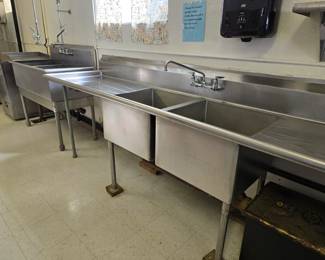 STAINLESS STEEL COMMERCIAL SINKS