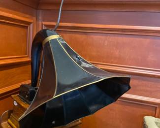 Edison Standard Phonograph 19" W x 24" D x 21" H