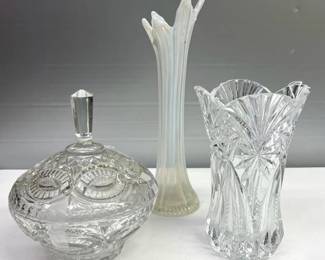 Vintage swung glass vase and cut glass