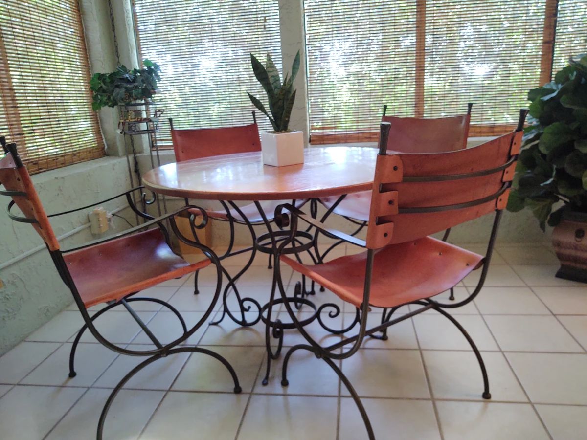 Charleston Forge Leather / Iron Casual Dining Set