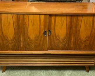 Telefunken Stereo Console (Gutted) Great Vinyl Record Storage Cabinet or Convert it into a Bar! Or Restore it Back To It’s Former Glory As An Amazing MC Stereo Console!
