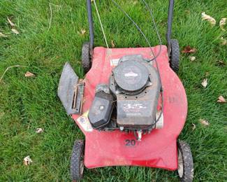 Briggs and Stratton Lawnmower 